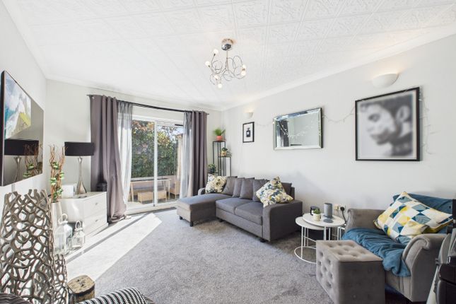 12, Woodlands Avenue, Sidcup photo 2