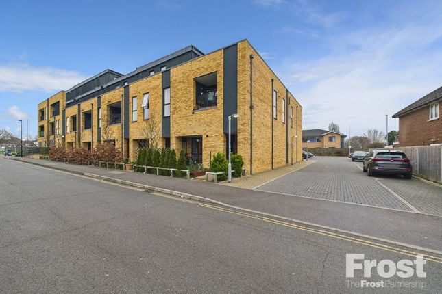 3-bed flat on Flat 26, Longview Court, 61, Southville Road, Feltham, £399,950