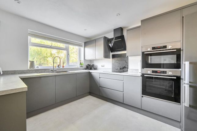 17, Ribble Close, Chandler's Ford photo 2