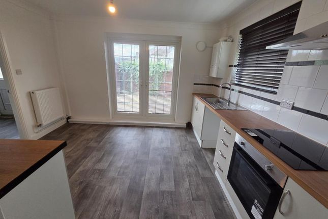 7, Vancouver Drive, Rotherham photo 3