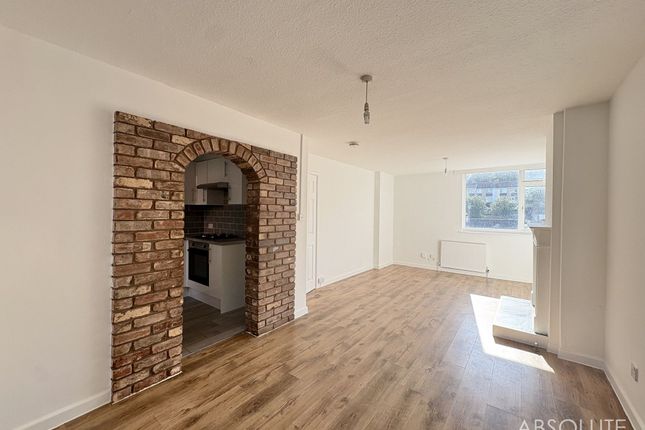 66 Queensway, Torquay photo 2