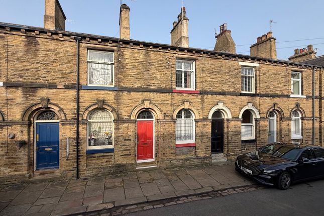 1-bed house on 15, Dove Street, Shipley, £135,000