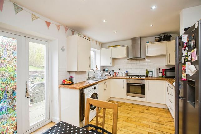 22, Park View Avenue, Halifax photo 2