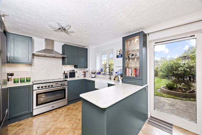 7, Glebeside Close, Worthing photo 4
