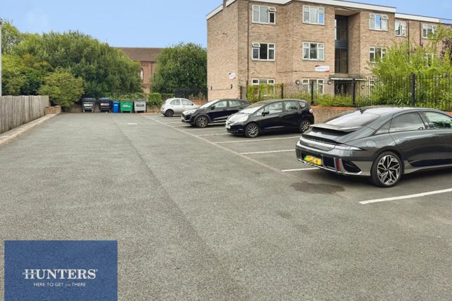 18, Heath Court, St. Augustines Crescent, Chesterfield photo 3