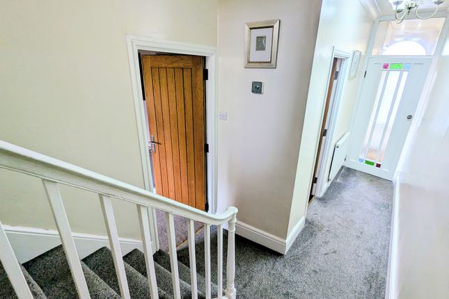 18, Picton Place, Carmarthen photo 3