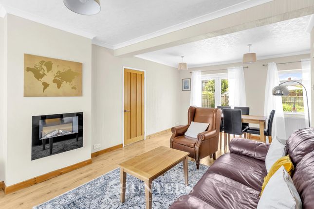 21, Brierley Drive, Alkrington photo 4