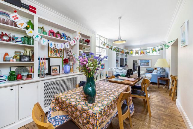 Graces Mews, Camberwell photo 4