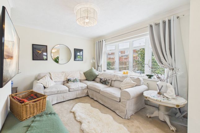 39, Rosegarth Avenue, Sheffield photo 4