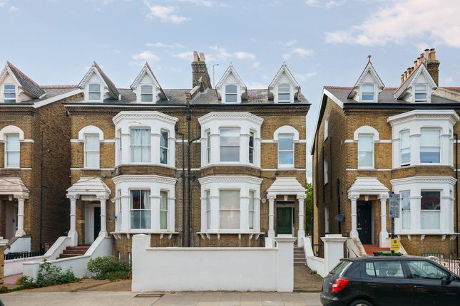 Second floor flat, 26, Lime Grove, London photo 3