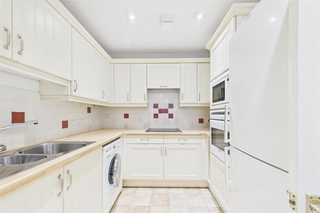 17, Tudor Close, Chichester photo 4
