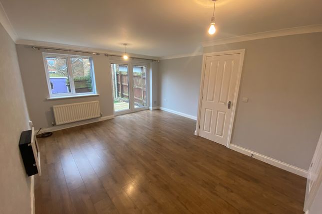 46, Swaffer Way, Ashford photo 3