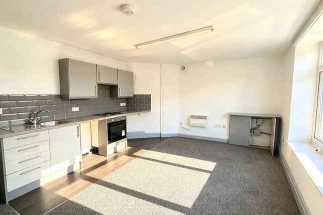 1-bed flat on Flat 1, 2A Barnsley Road, Pontefract, £595/mo
