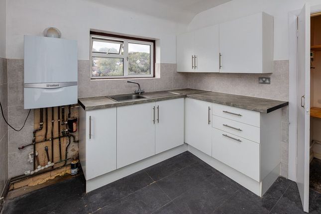 135, Herbert Road, High Wycombe photo 4