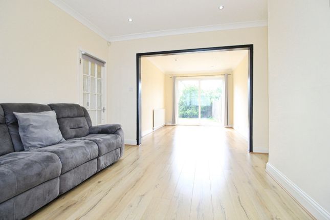 73, Alderney Gardens, Northolt photo 4