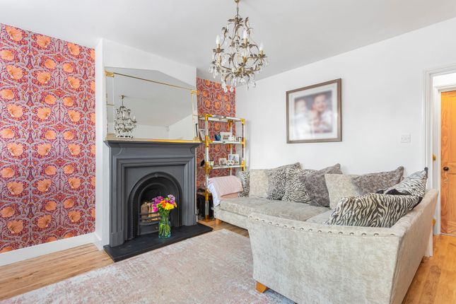 26, Harvest Road, Egham photo 2