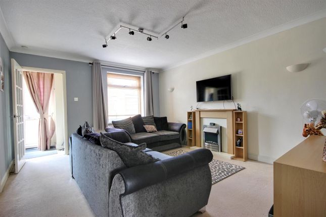 4, Lodge Close, Hessle photo 2