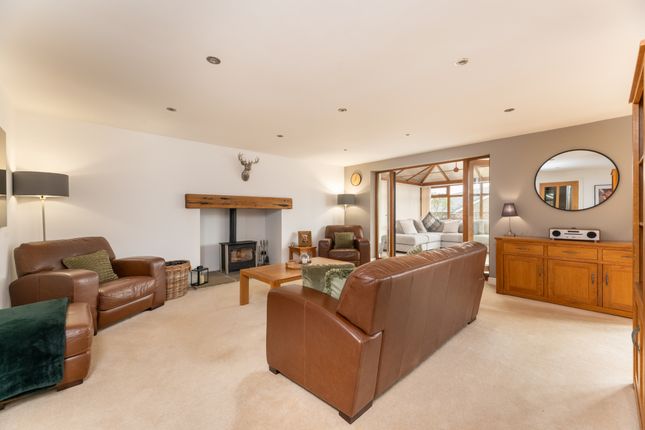 6, Lodge Gate Close, Denholme photo 4