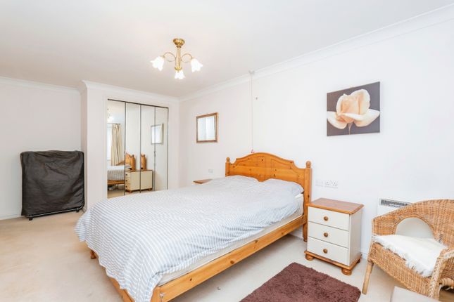 Flat for sale in Popes Lane, Totton, Southampton, Hampshire