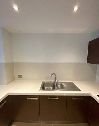 Flat to rent in Cypress Place, 9 New Century Park, Manchester