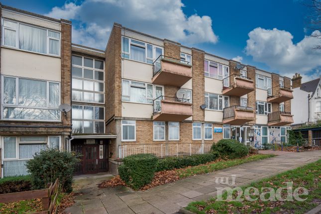 Flat for sale in Handsworth Avenue, London