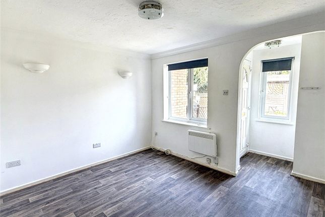31, Redwood Way, Barnet photo 2
