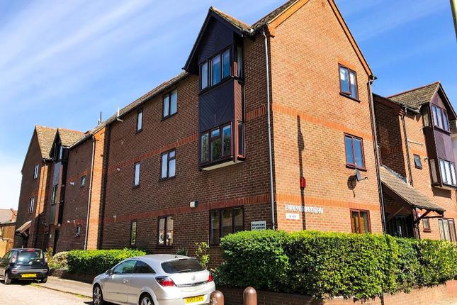 Flat for sale in Manor Court, Cricklewood, London