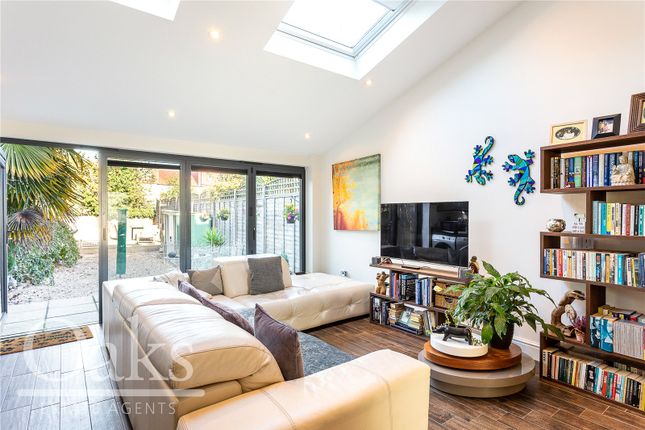 End terrace house for sale in Farmhouse Road, London