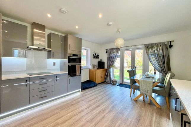 6, Thomas Bates Road, Kenilworth photo 4