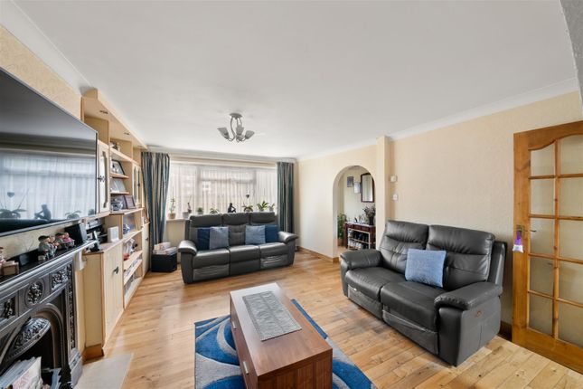 8, Lynton Walk, Hayes photo 5