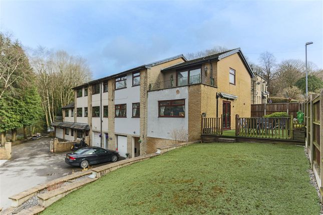 Thumbnail Town house for sale in Bridge Close, Waterfoot, Rossendale