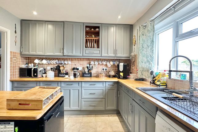 8, The Spinney, Bexhill-on-Sea photo 4