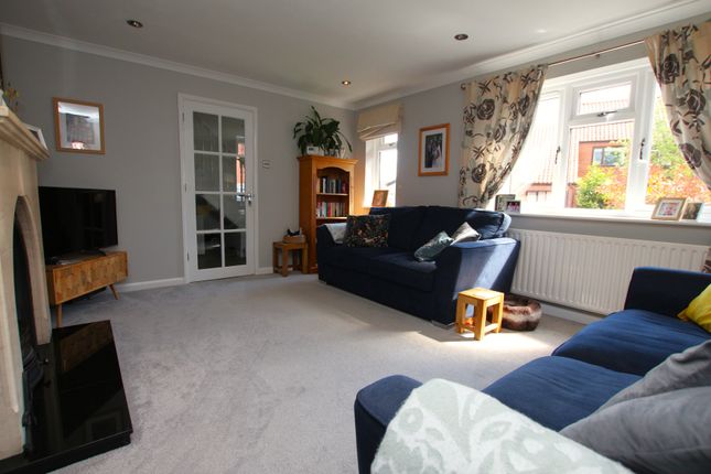 2, Halls Court, Dunston photo 3