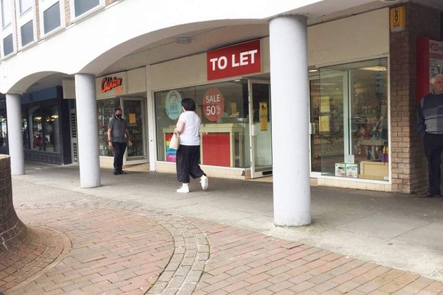 Retail premises to let in 5-7 Red Street, Darkgate Centre, Carmarthen