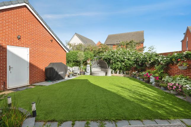 70, Apple Tree Close, Taunton photo 4