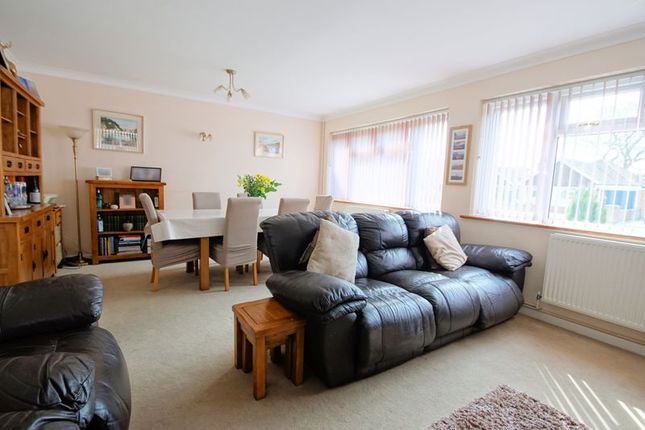 15, Lancaster Close, Lee-On-The-Solent photo 3