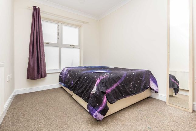 Flat to rent in Kingston Hill, Kingston Upon Thames