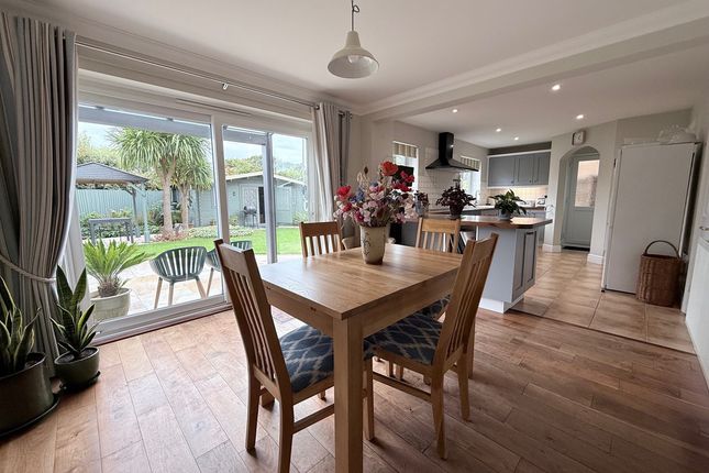 14, The Oaks, Bognor Regis photo 2