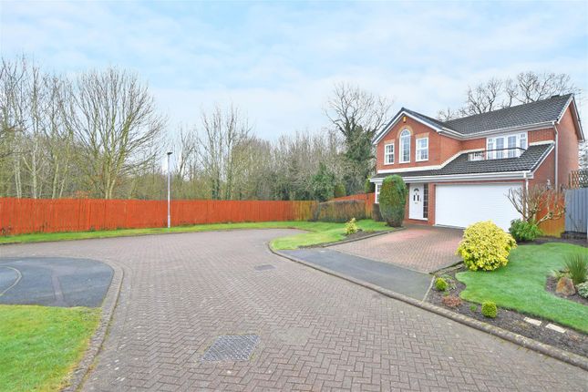 Property for sale in Petworth Close, Wistaston, Crewe
