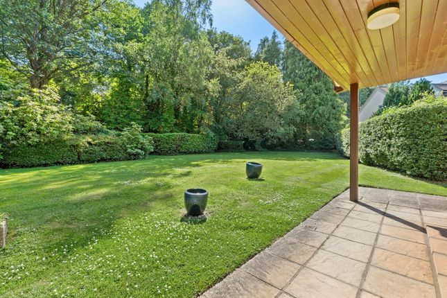29 Laurel Court, Long Park, Amersham photo 4