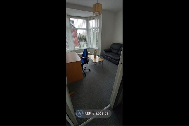 Thumbnail Flat to rent in Curzon Avenue, Manchester