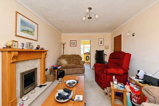 7, Warren Avenue, Fakenham photo 4