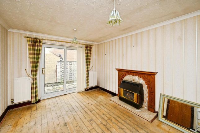 8, Castleton Close, Mansfield photo 3