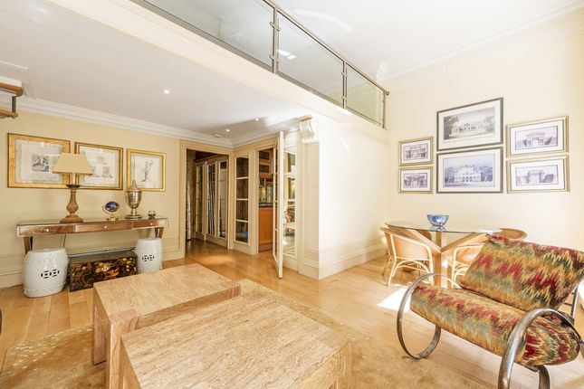 Flat C, 28, Porchester Square, London photo 3
