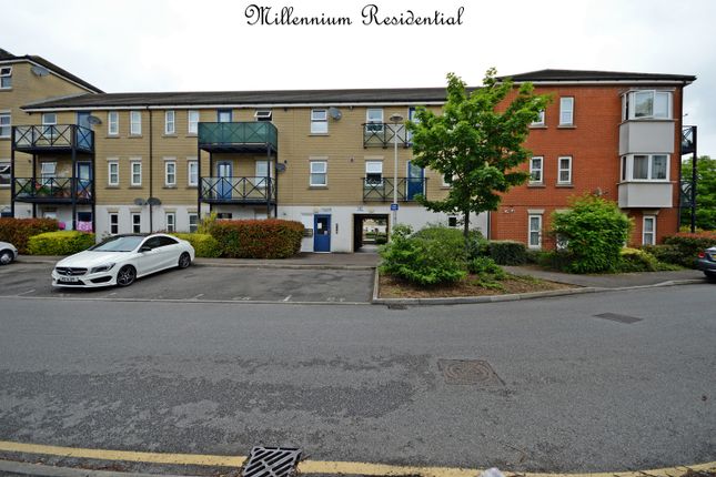 Flat for sale in Glanford Way, Romford, Middlesex