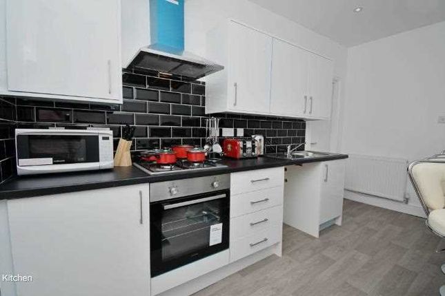 Thumbnail Shared accommodation to rent in Scarlett Street, Burnley