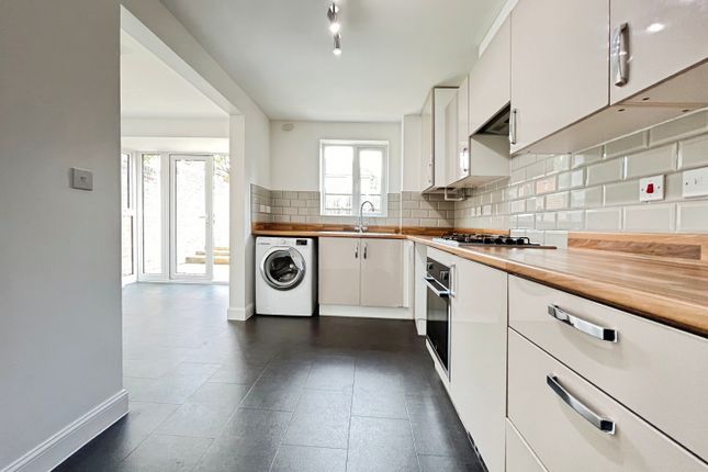 20, Errington Road, Andover photo 4
