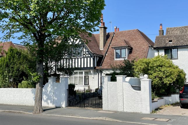 Thumbnail Link-detached house for sale in Kings Drive, Eastbourne, East Sussex