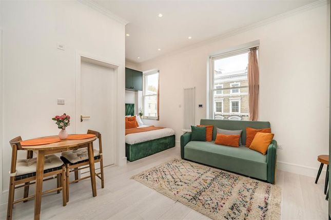 Flat D, 24, Finborough Road, London photo 2