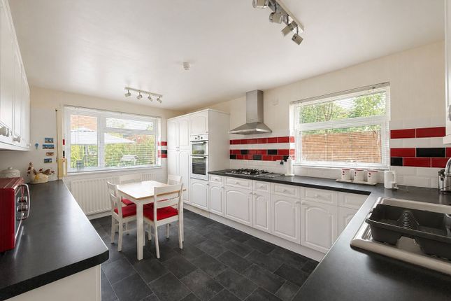 5, Meadow Croft, Birmingham photo 4